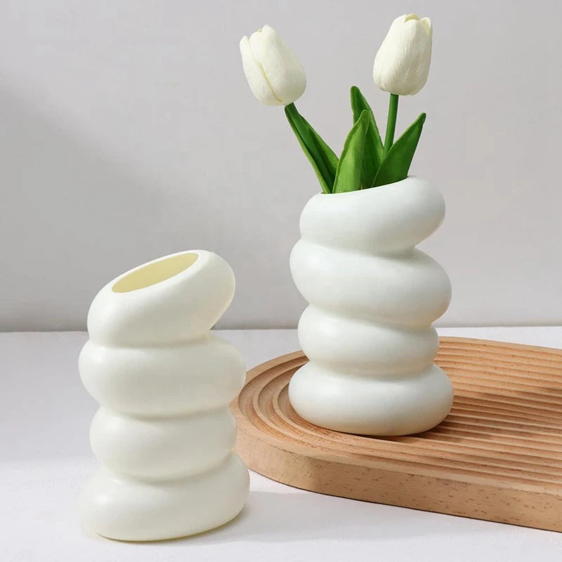 Nordic Plastic Spiral White Vase Modern Flower Arrangement Container for Home & Desk Decoration