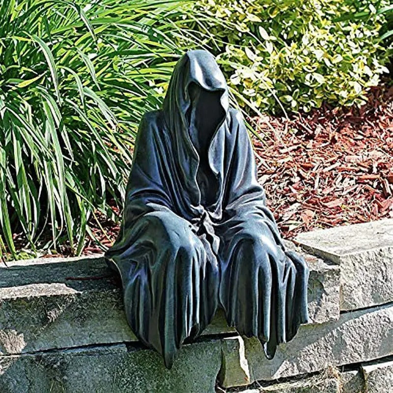 Gothic Black Robe Night Walker – Mysterious Master Resin Desktop Ornament
