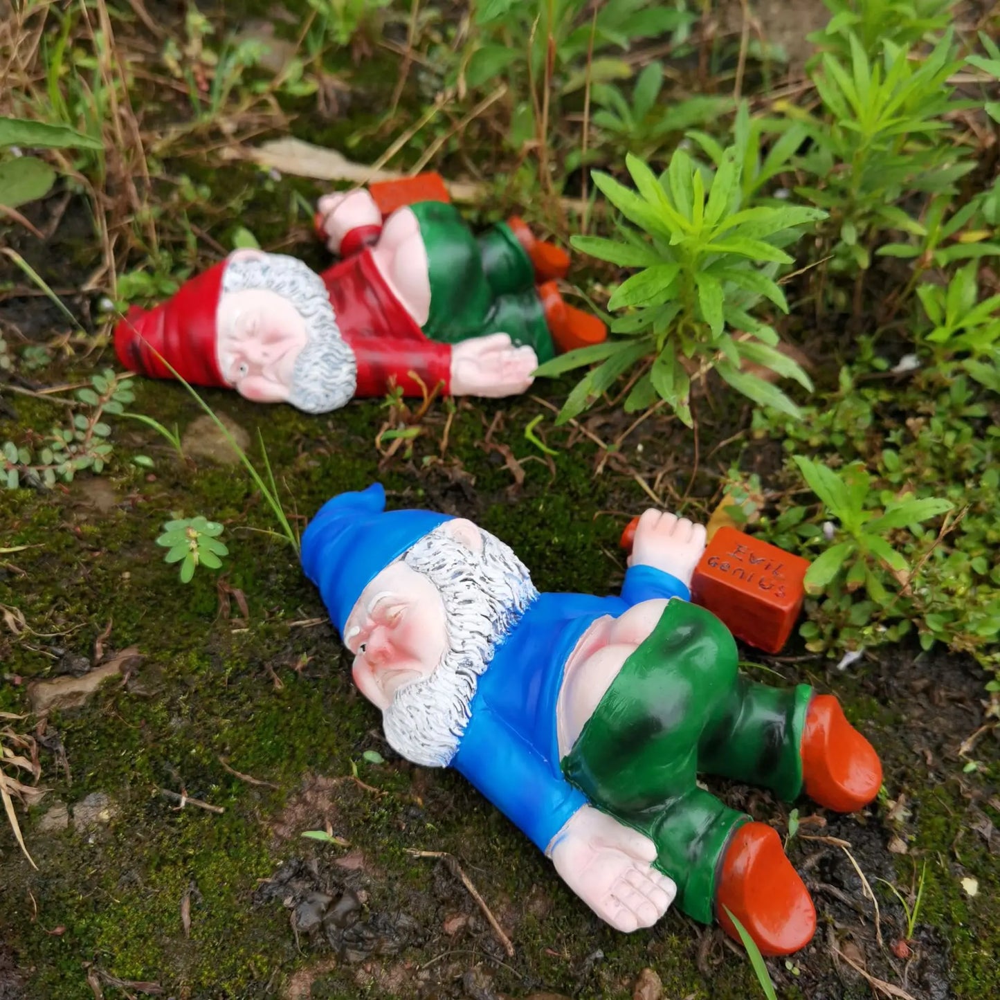 Whimsical Drunken Garden Gnome Statue 15CM Funny Resin Ornament for Indoor & Outdoor Home Décor