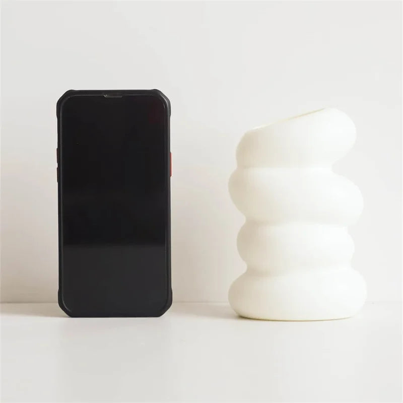 Nordic Plastic Spiral White Vase Modern Flower Arrangement Container for Home & Desk Decoration