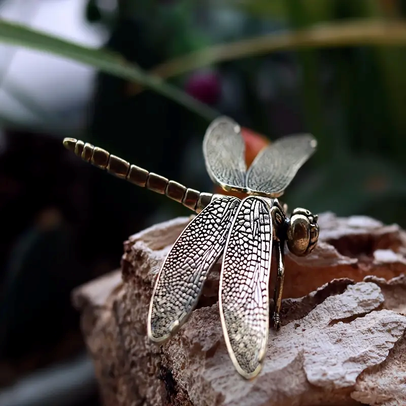 Vintage Brass Dragonfly Figurine Antique Style Desk Ornament & Creative Tea Pet Collectible Statue