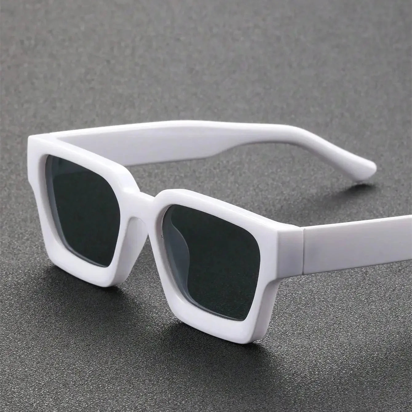 Unisex Plastic Square Frame Sunglasses – Stylish Street Photography & Beach Driving Accessories