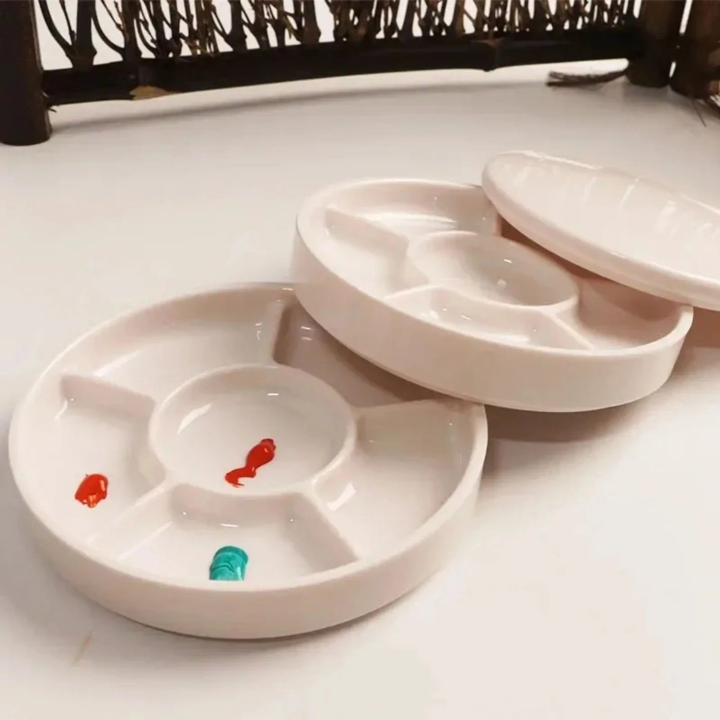 Imitation Porcelain Round Paint Palette with Lid White Tray for Acrylic & Watercolor Painting