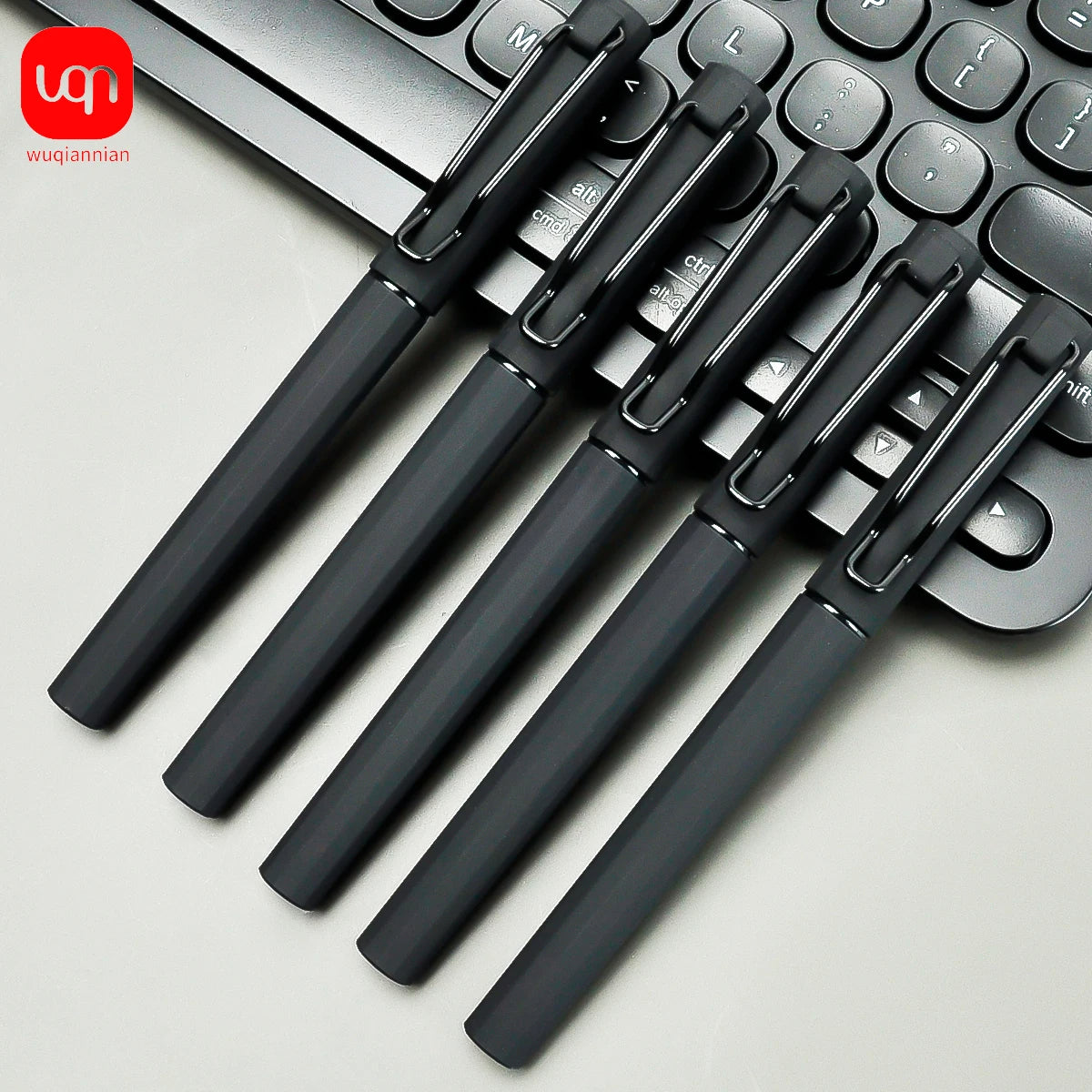 2/5 PC Simple Black Neutral Pens Smooth Grip Comfortable Writing Pens for Exams & Office Supplies