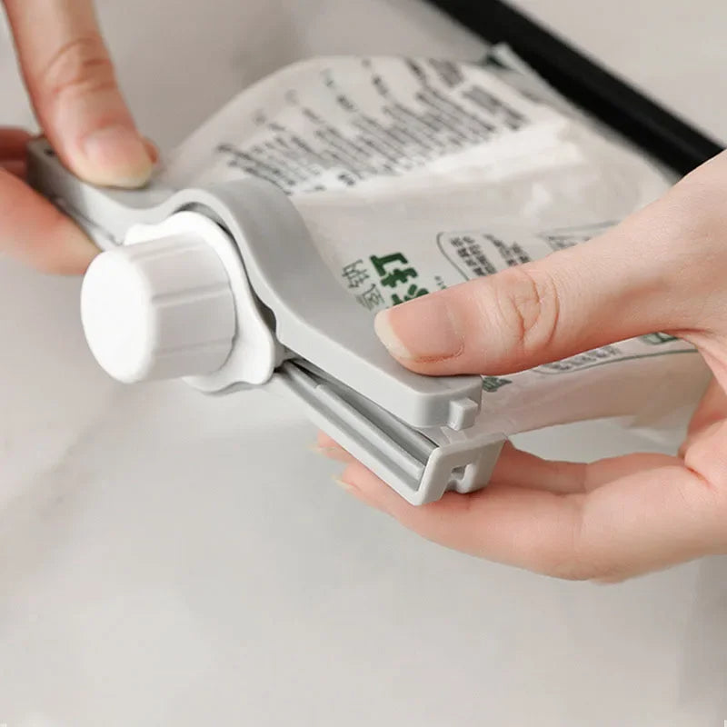 Screw Cap Sealing Clip Resealable Bag Clip for Seasoning, Milk Powder, Snacks & Food Storage Kitchen Gadget